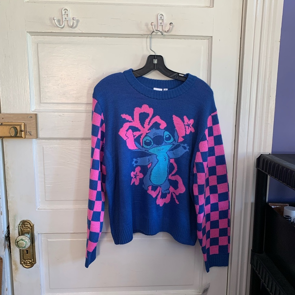 NWT Disney Stitch Sweater Size Small